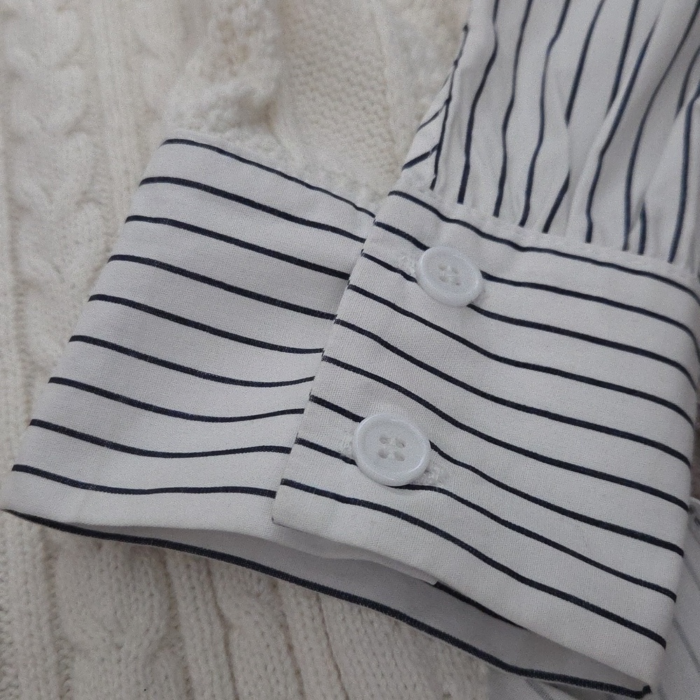 Women's White Cable Knit Sweater - Picture 5 of 6
